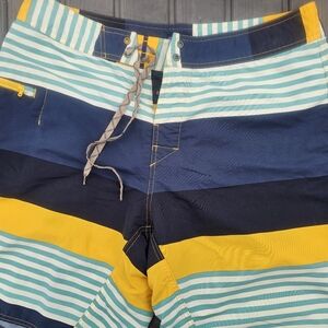 Patagonia Men’s Wavefarer Board Shorts 21” Size 36 High Noon Colorway